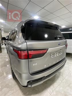 تويوتا سيكويا